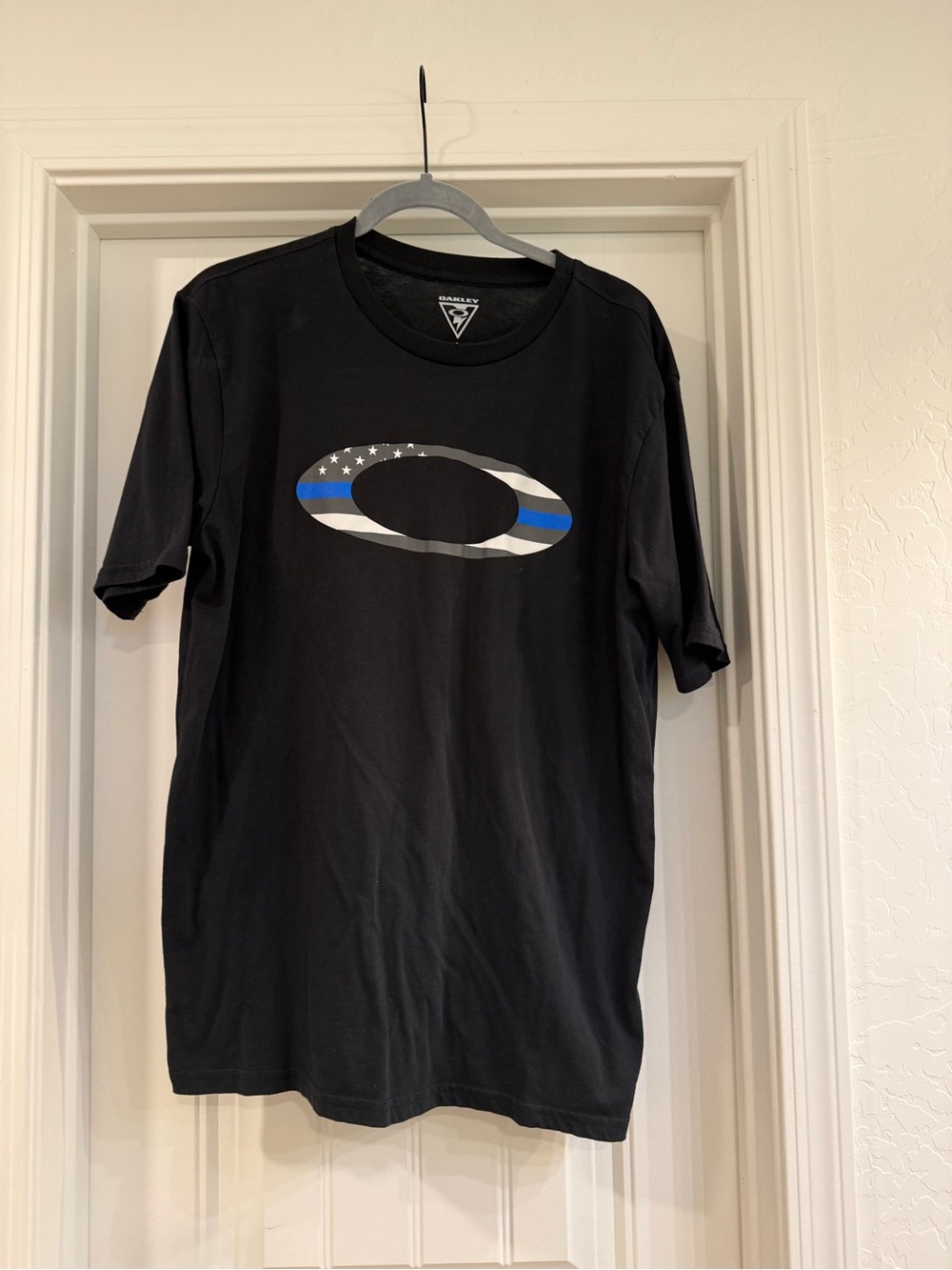 Oakley Men’s Black Tee with Blue & Gray Logo
